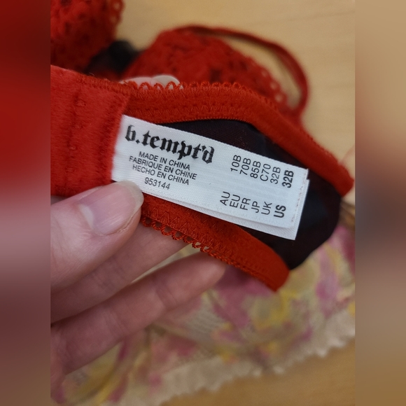 2 Balconette bras size 32B - Picture 5 of 7